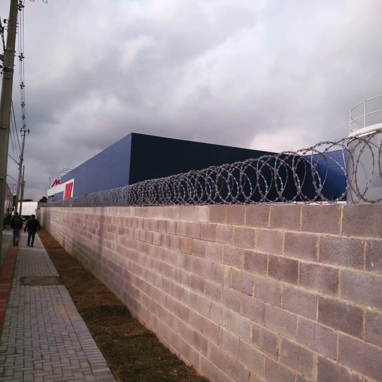 Muro com Concertina