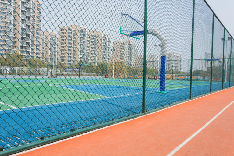 Imagem alambrada de quadra esportiva